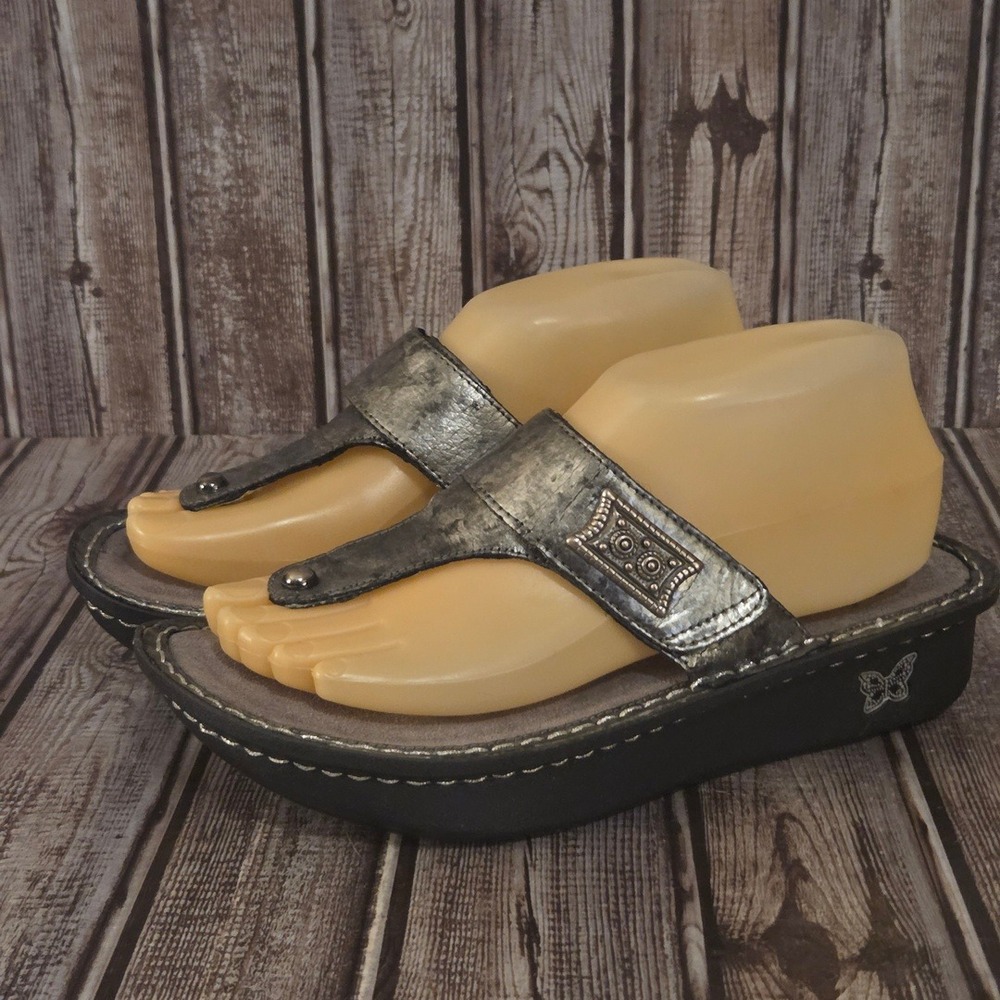 Sz 38/ 8-8.5 Alegria Carina Pewter Metallic Leather Thong Sandals Worn 1X!